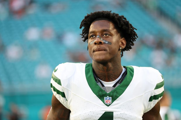 New York Jets v Miami Dolphins - NFL 2025 