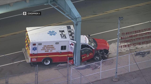 philadelphia-ambulance-crash.jpg 