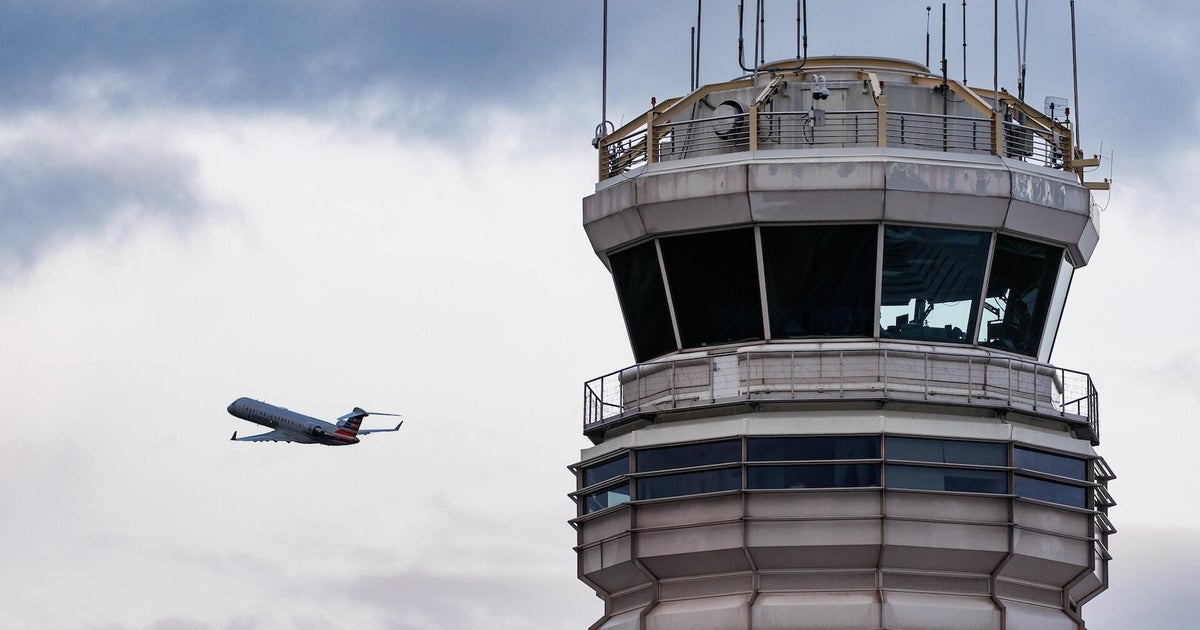 Solely controllers and techs with good attendance throughout shutdown getting ,000 bonuses, FAA says