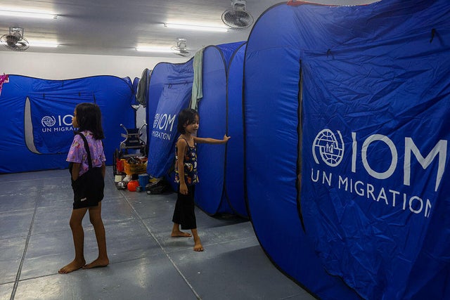 Super Typhoon Fung-Wong hits Philippines, with over 900,000 evacuated 