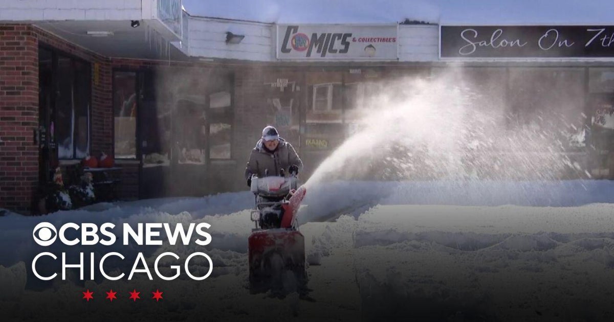 Chicago area digs out from unusually early first heavy snowfall of the ...