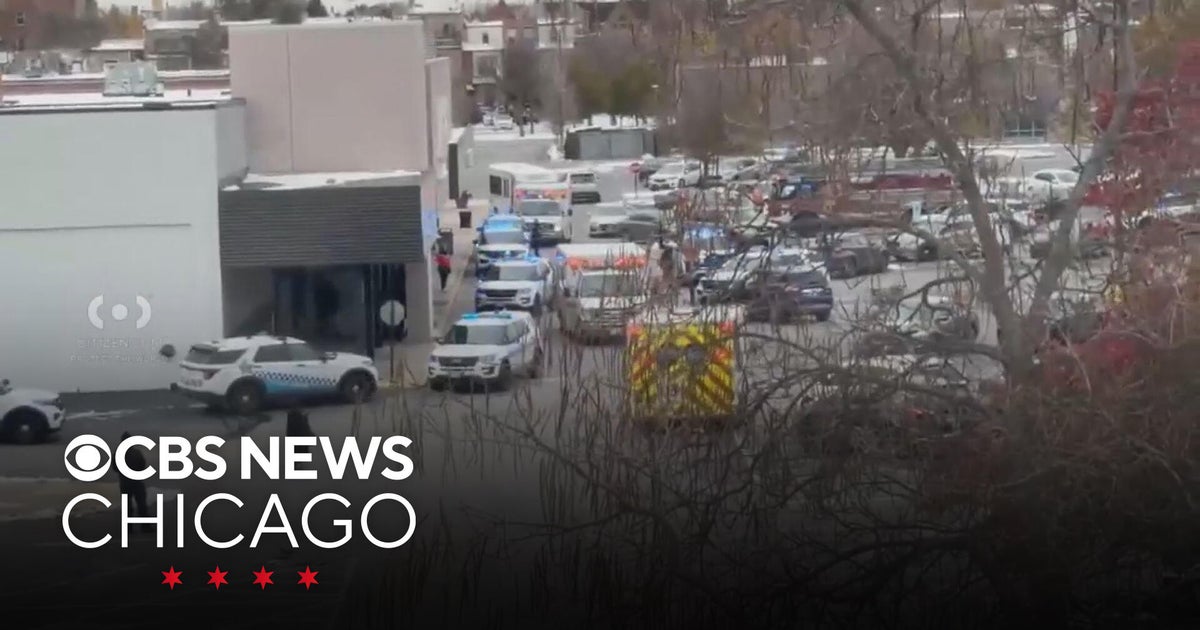 Chicago police respond to Bronzeville Jewel-Osco for reports of ...