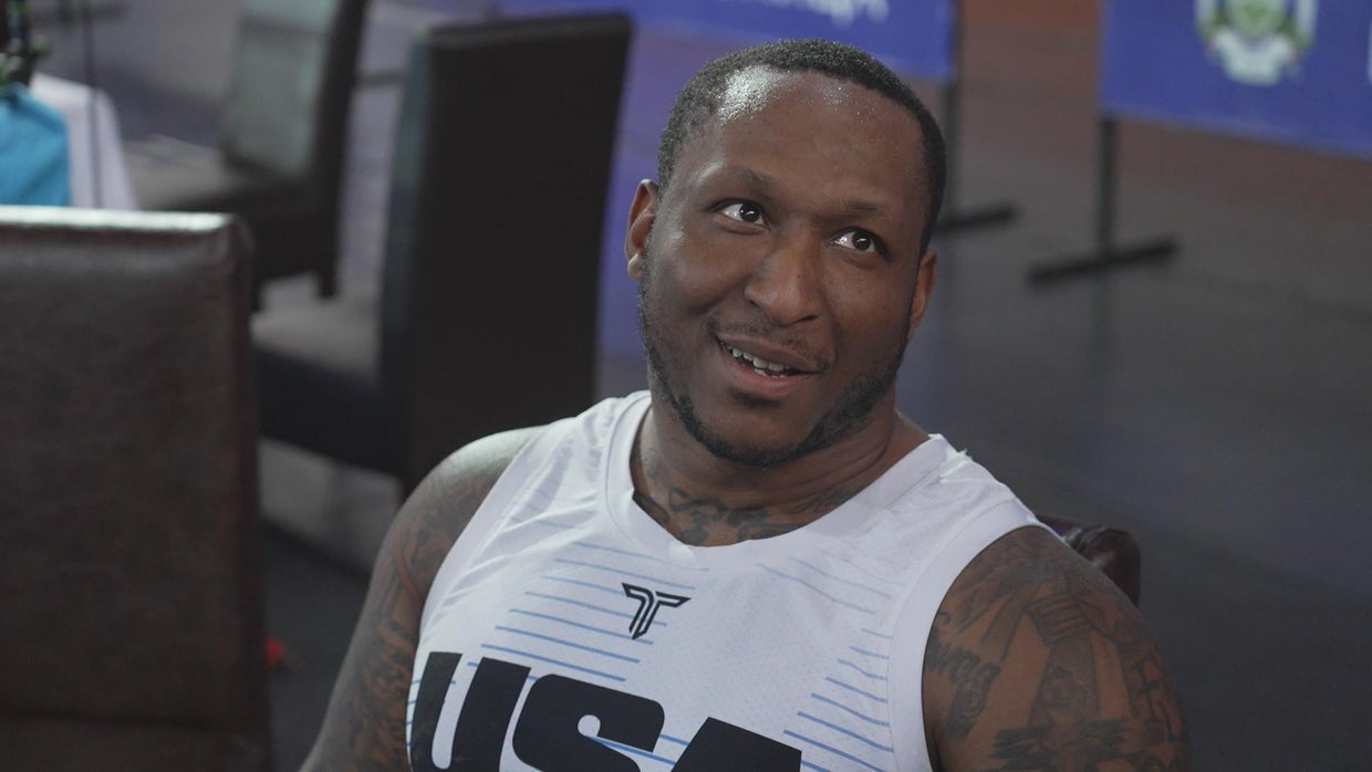 Chess boxers fight to win by hook or by rook - CBS News