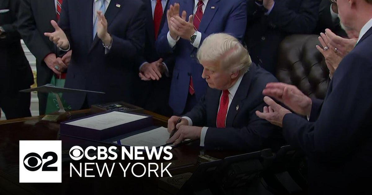 Government shutdown ends, but health care fight continues - CBS New York