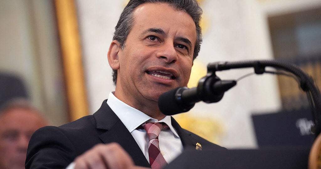 FDA's plan to boost cheaper copycat drugs could stall at patent office