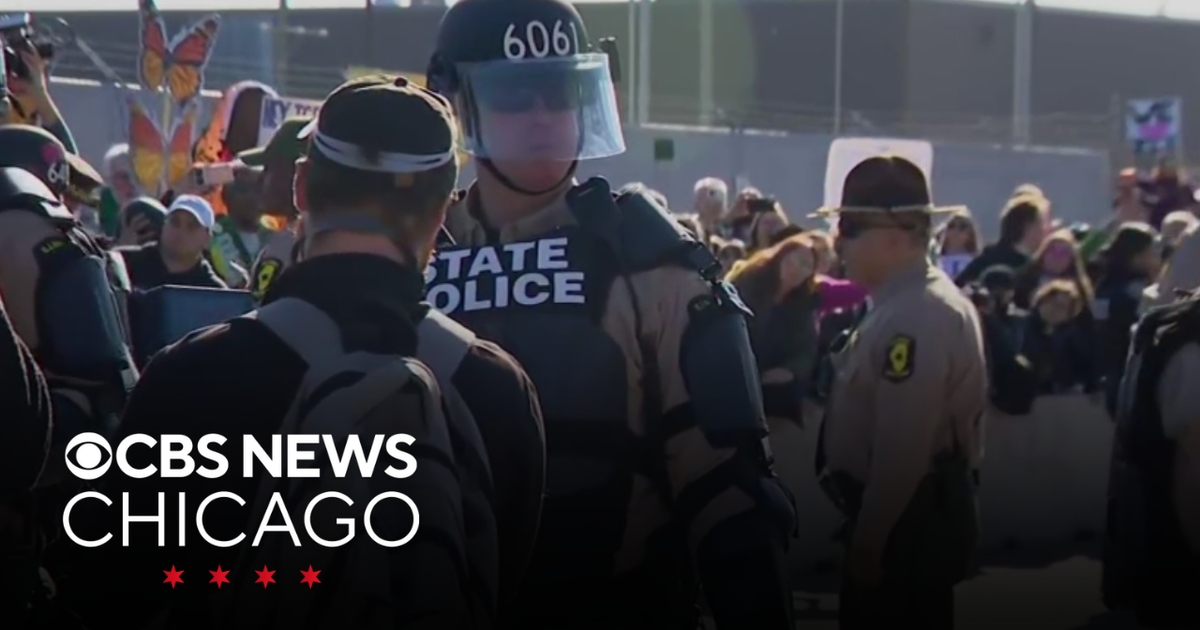 Arrests made amid clash outside Broadview outside ICE facility - CBS ...