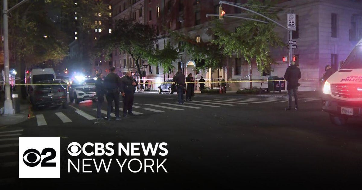 Man who threatened hospital shooting fatally shot by NYPD officers ...
