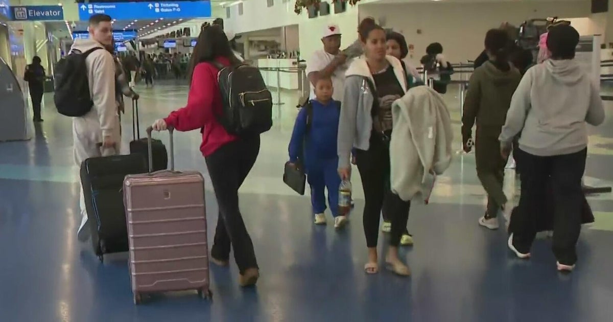 Looking for last-minute deals for Thanksgiving travels? CBS Miami found some great savings