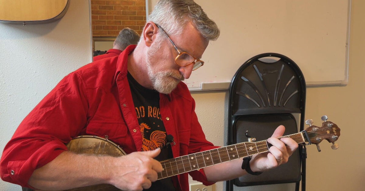 Banjo fans gather in Denver for second annual Swallow Hill BanjoFest