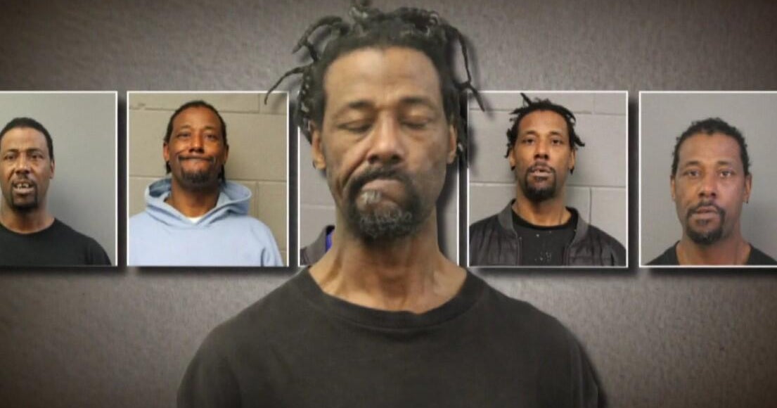 Man faces federal terrorism charges for allegedly setting woman on fire on  Blue Line train in Chicago - CBS Chicago