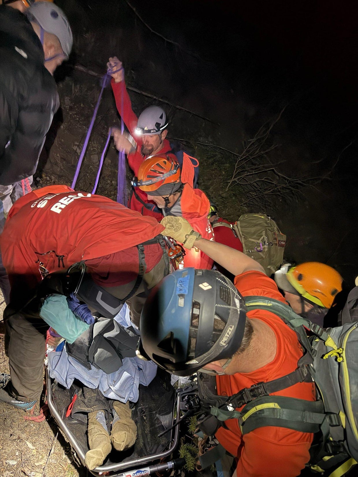 Hiker in Colorado mountains saved in challenging rescue after 200foot(02)