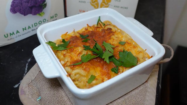 mac-and-cheese-from-dr-uma-naidoo-a.jpg 