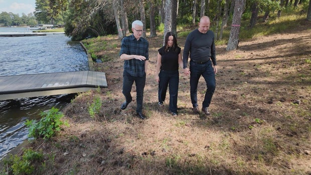 Anderson Cooper with the Muehlbergers at Gracie's Point