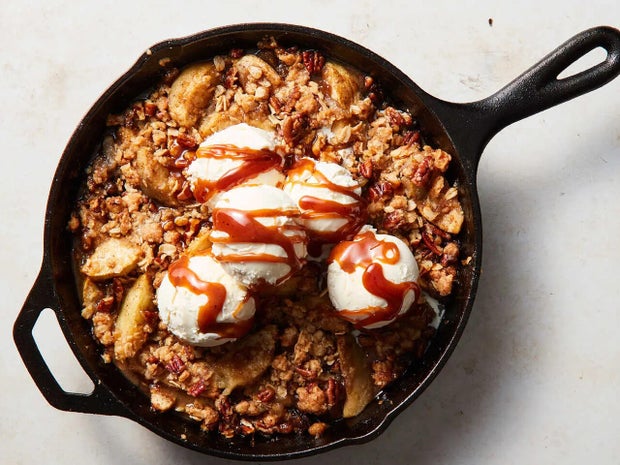skillet-caramel-apple-crisp-nyt-cooking.jpg 