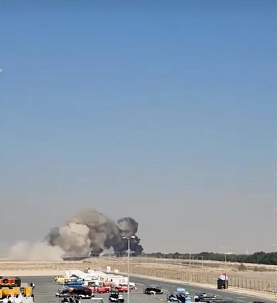 Pilot killed in Indian fighter jet crash during a demo flight at Dubai