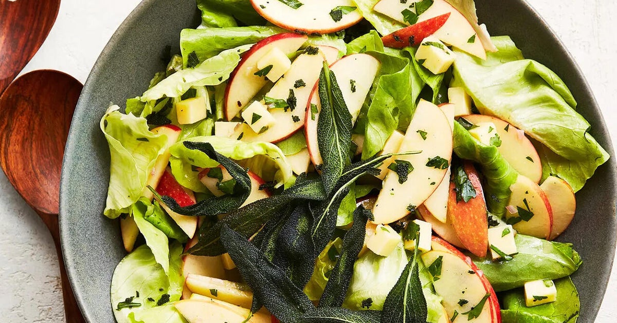 Recipe: Fall Salad With Apples, Cheddar and Crispy Sage