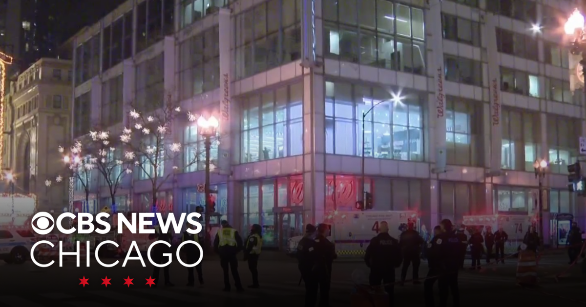 1 dead, 8 wounded after 2 shootings in the Loop, hours after Chicago's