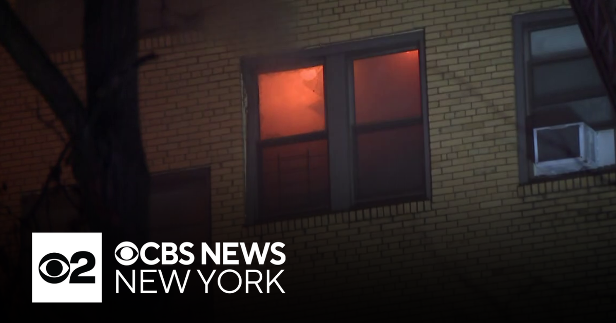 Fire rips through Mount Vernon apartment building