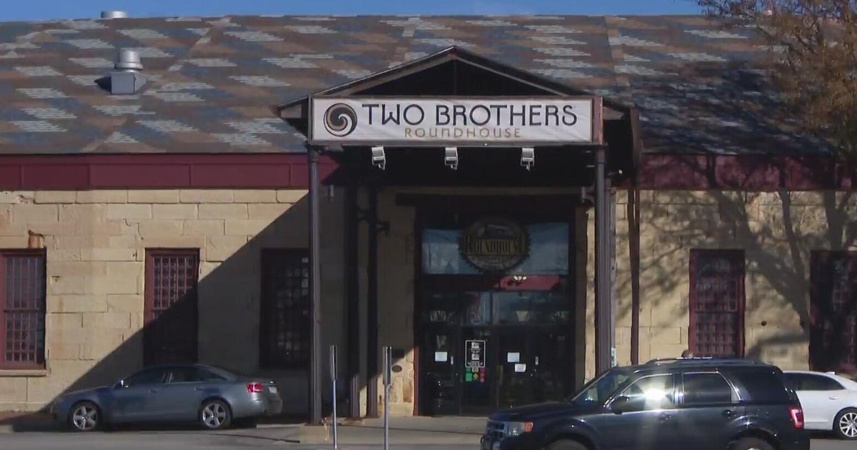 2 dead, 1 wounded in shooting at Aurora, Illinois restaurant - CBS Chicago