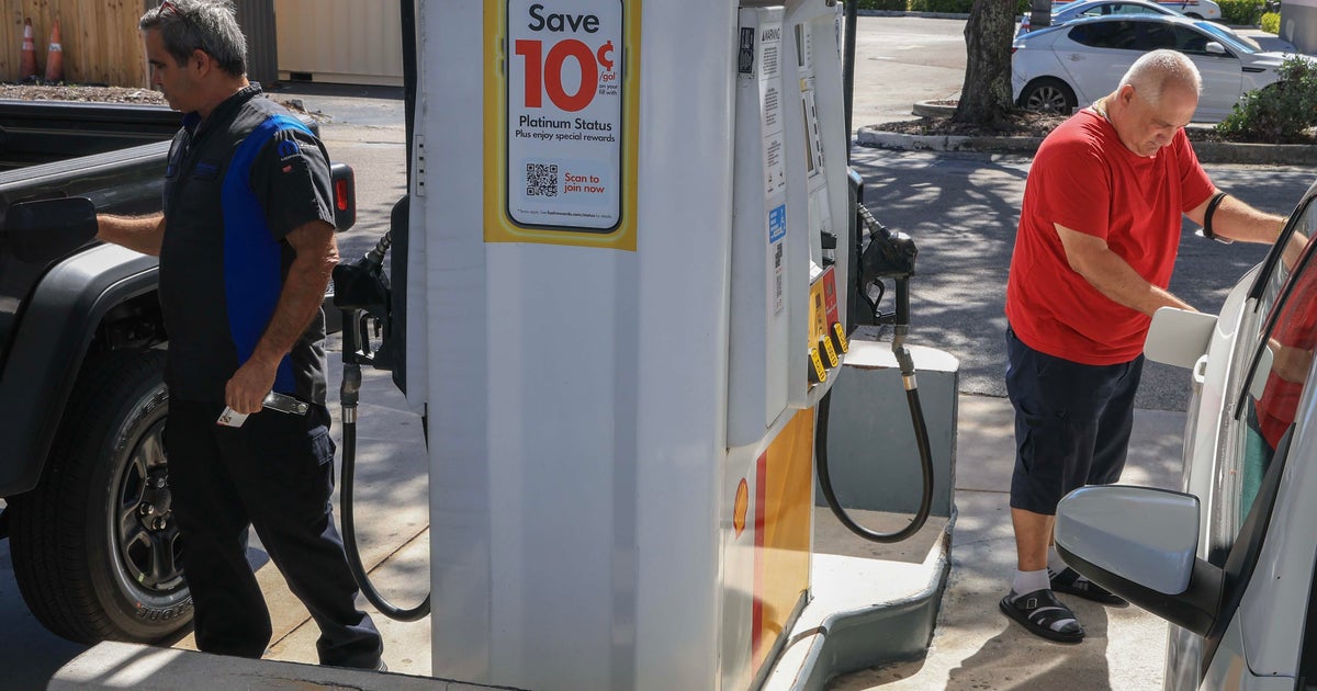 Gas prices surge in Florida, making 2025 Thanksgiving travel more expensive, AAA says