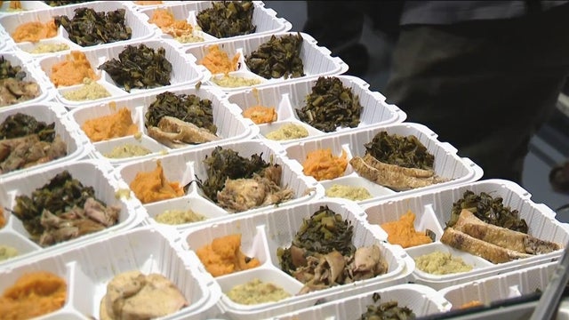 Bronzeville Thanksgiving dinner 