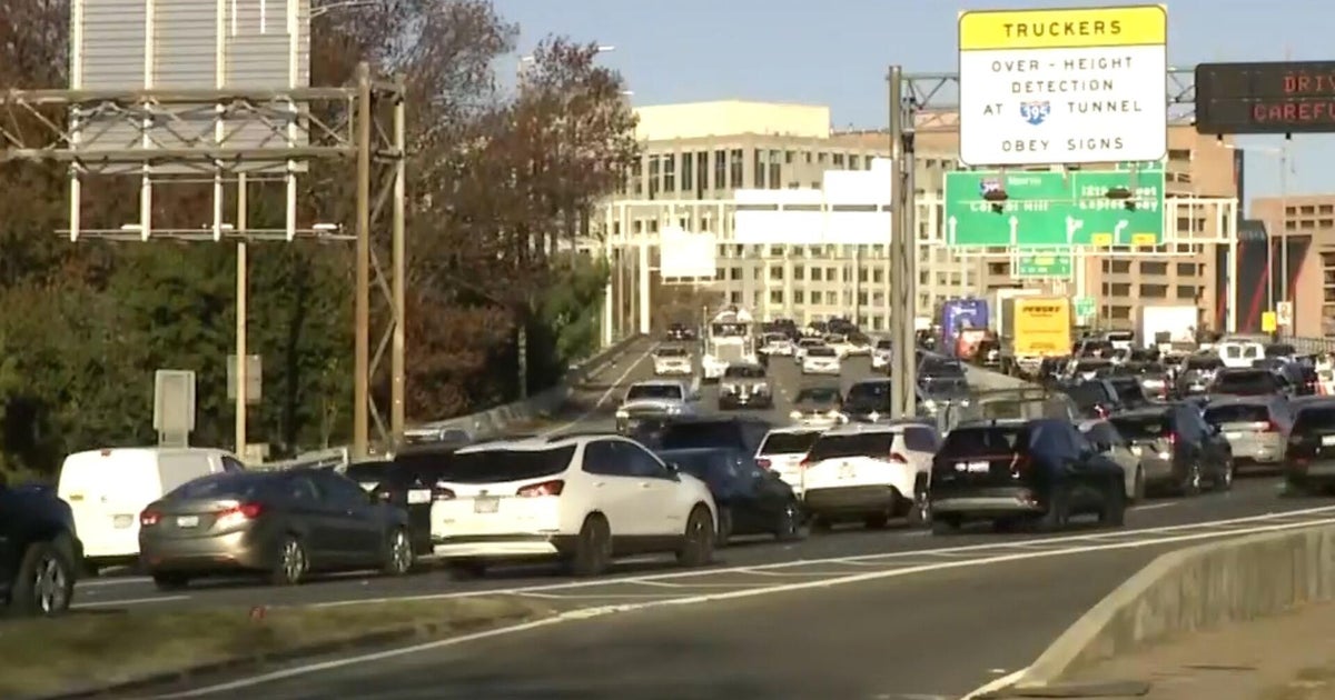 Eye Opener: Millions travel early for Thanksgiving amid expected records