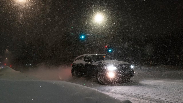 Major Snowstorm Pummels Minneapolis/St Paul Area 