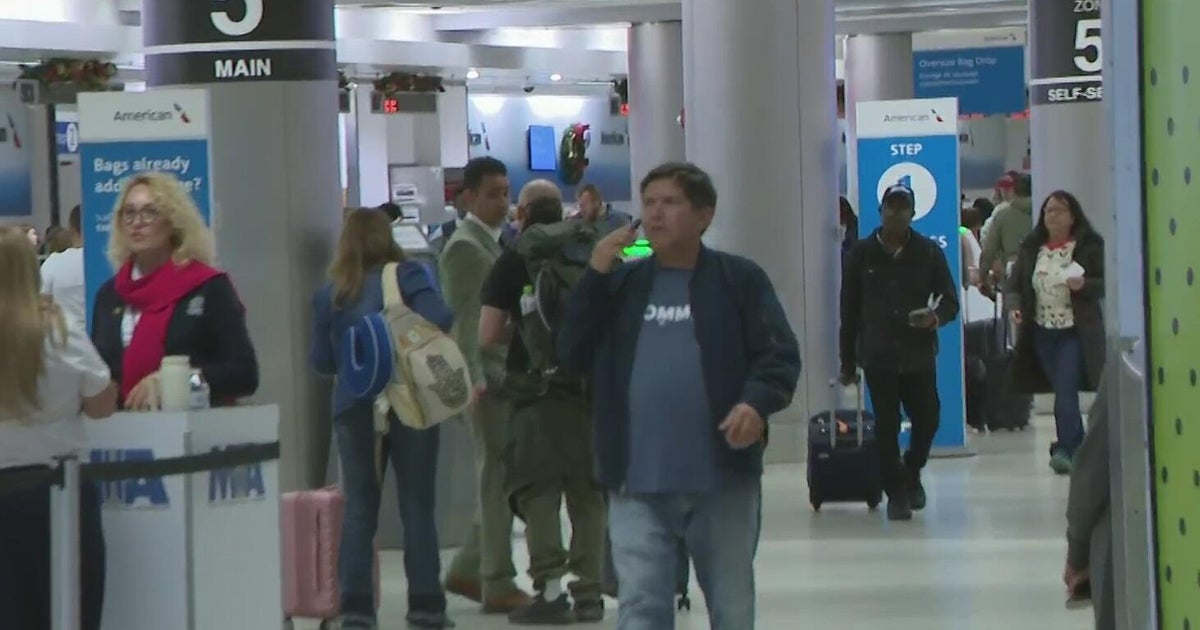 Busiest Thanksgiving holiday travel season expected as South Floridians venture out