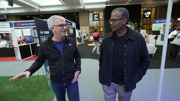 Stanford professor and iGEM co-founder Drew Endy with Bill Whitaker