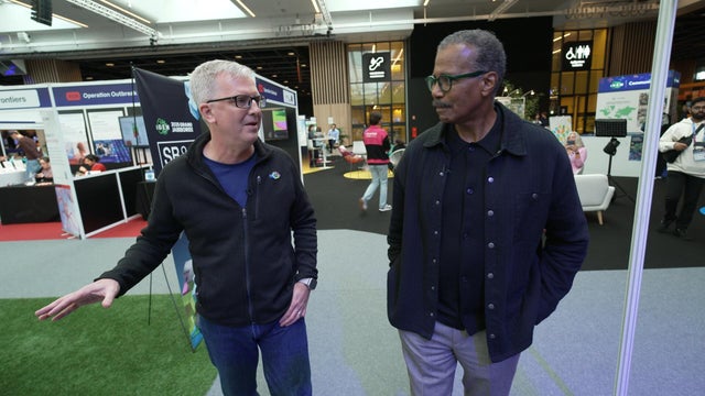 Stanford professor and iGEM co-founder Drew Endy with Bill Whitaker 