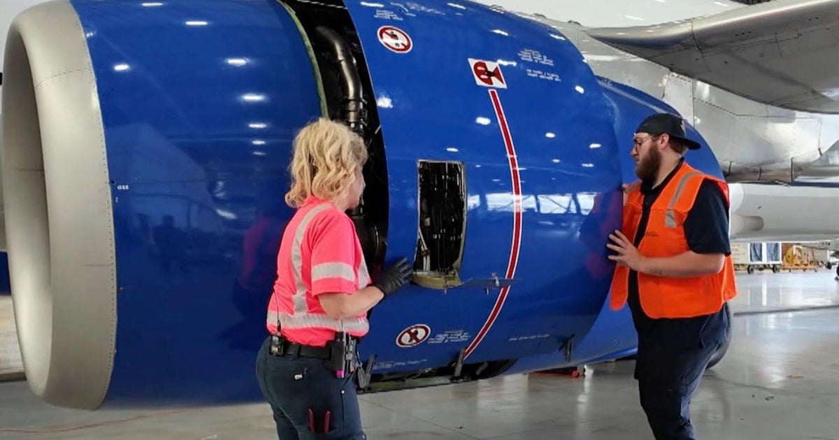 Airport and airline employees reflect on working during Thanksgiving