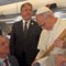 CBS News correspondent surprises Pope Leo with White Sox baseball bat gift