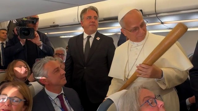 "how Did You Get This Through Security?" Pope Leo Asks Cbs News' Chris Livesay of White Sox Baseball Bat Gift