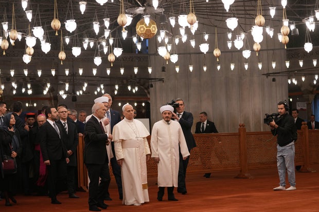 ADDITION APTOPIX Turkey Mideast Pope 