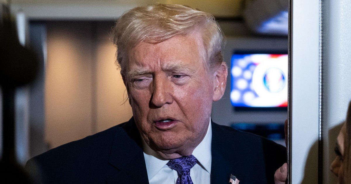 Trump holds meeting on Venezuela as lawmakers express concern over 2nd strike on alleged drug boat