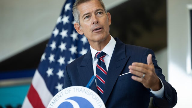 Trump Team Warns Of More Flight Delays If US Shutdown Continues 