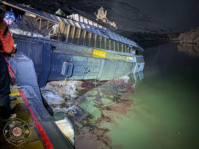 grand-junction-fire-dept-7-train-derailment.jpg 