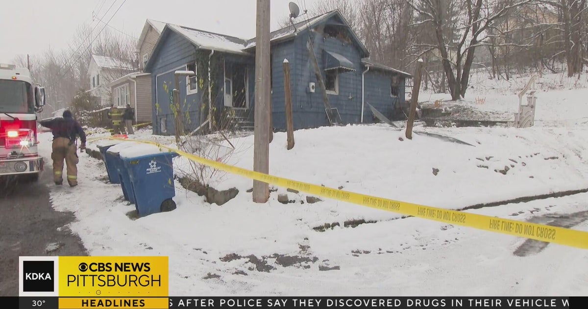 Woman killed in early morning house fire in New Castle - CBS Pittsburgh