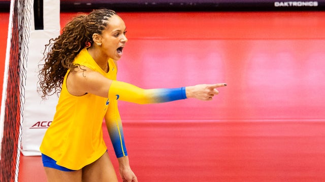 COLLEGE VOLLEYBALL: NOV 14 Women's Pitt at Stanford 