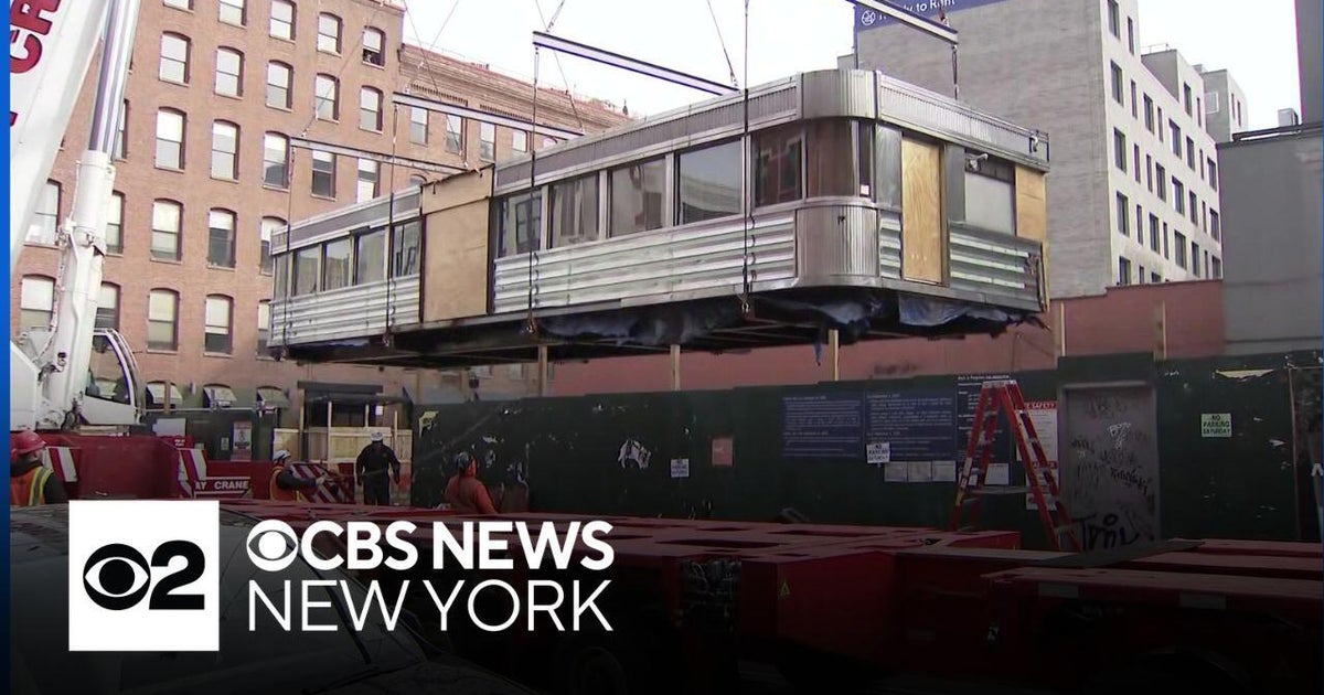 Brooklyn diner placed on flatbed truck, moved to movie studio