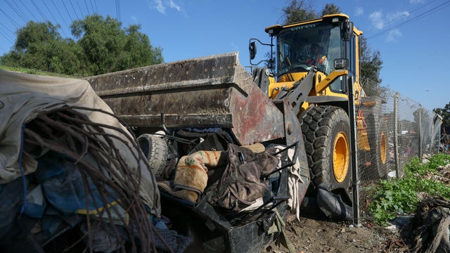 1532721-me-homeless-encampment-cleared  _me_RB 