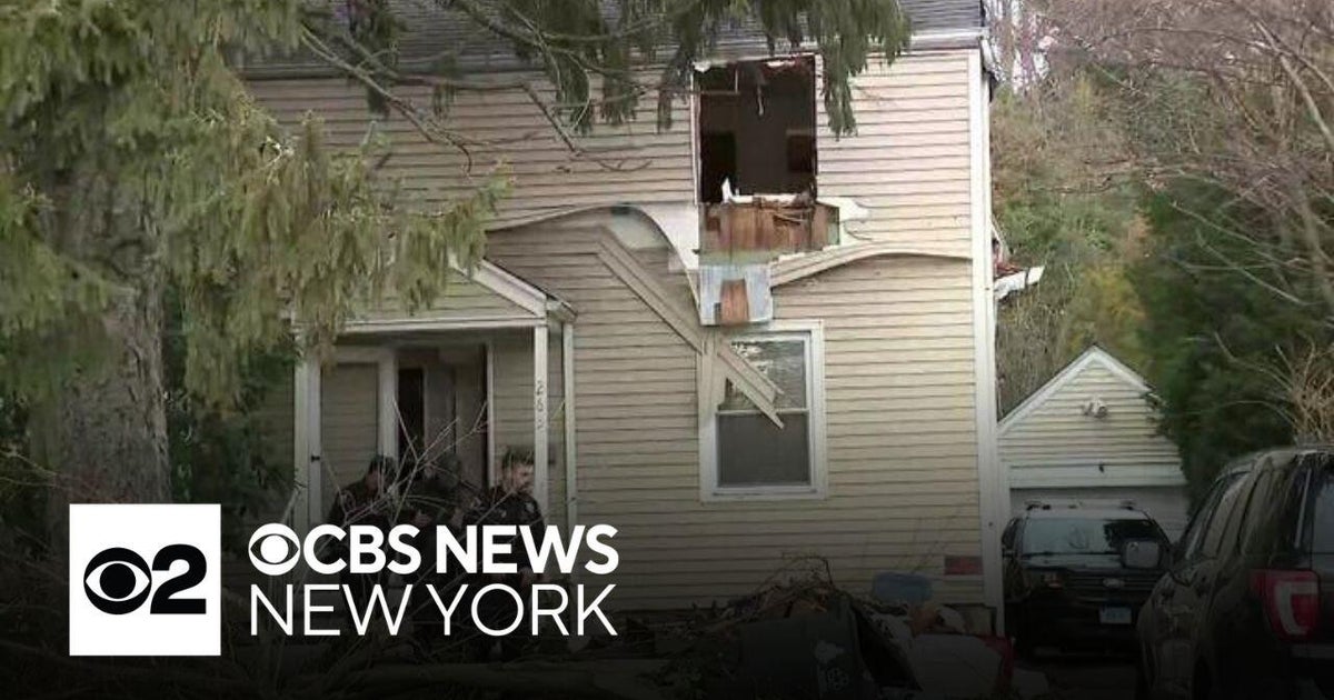 Decomposed, handcuffed body found in Stamford standoff identified - CBS ...