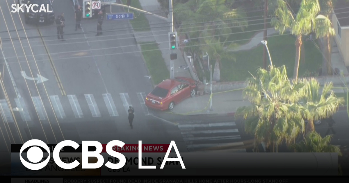 8 teens hospitalized after driver crashes onto Anaheim sidewalk
