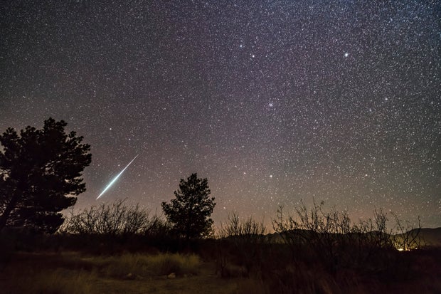 A single bright meteor from the Geminid meteor shower of December 2017