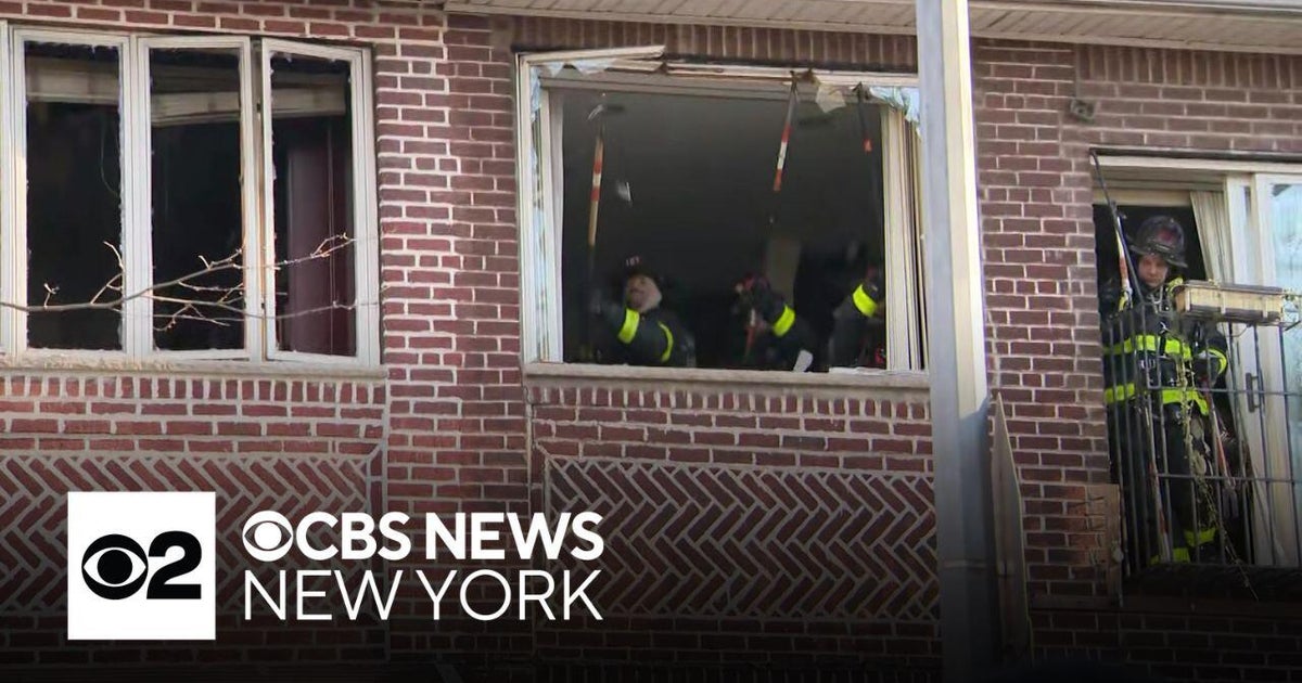 3 hurt in Brooklyn house fire