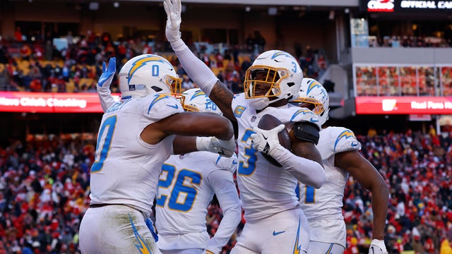 Los Angeles Chargers v Kansas City Chiefs - NFL 2025 