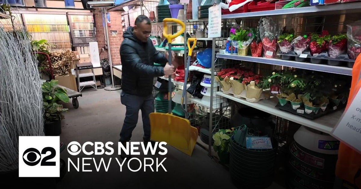NYC preparing for 1st measurable snowfall of the season | Team coverage