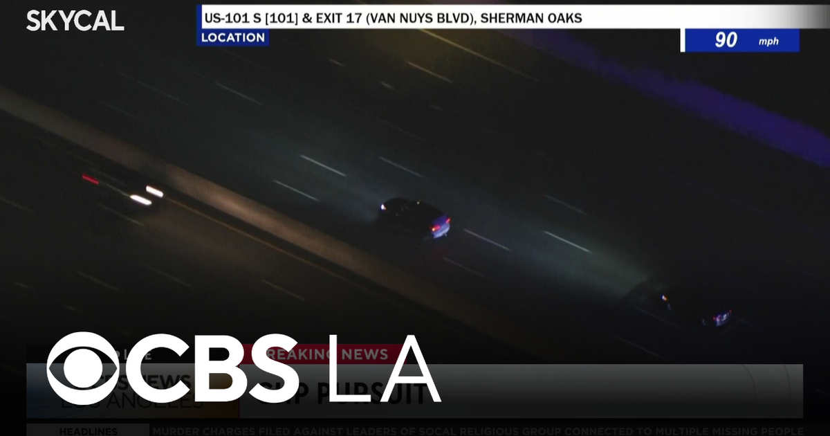 Driver leads CHP officers on high-speed pursuit through San Fernando Valley