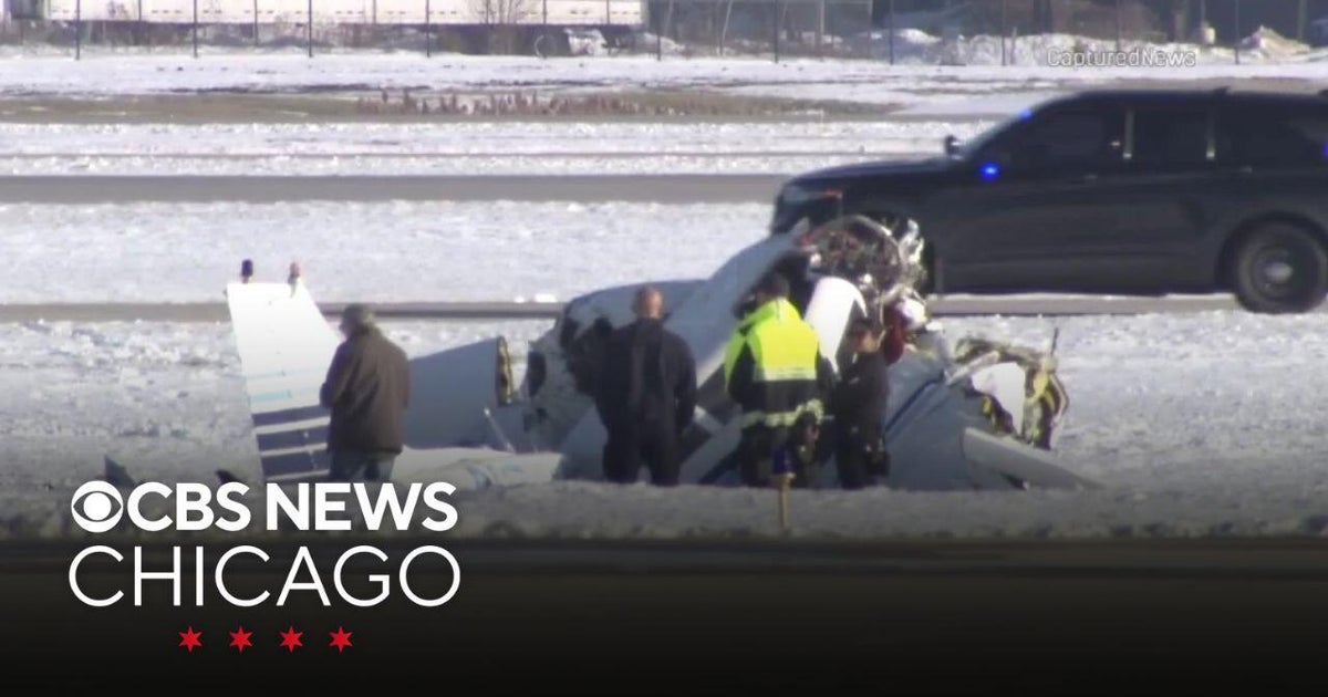 Plane crashes at DuPage Airport in West Chicago