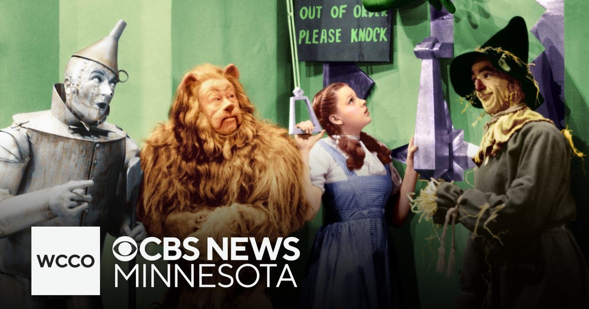 Why is the story of Oz so popular?